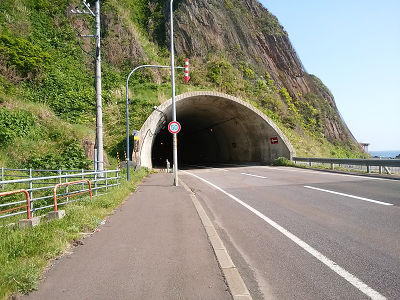マッカトンネル画像